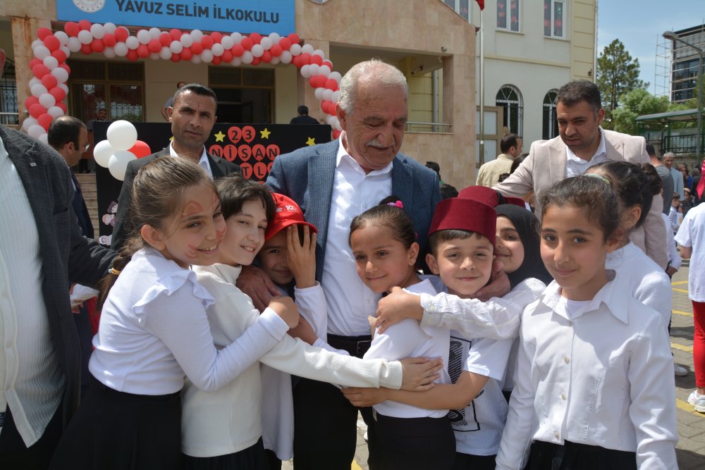 23 NİSAN ULUSAL EGEMENLİK VE ÇOCUK BAYRAMI KUTLANDI