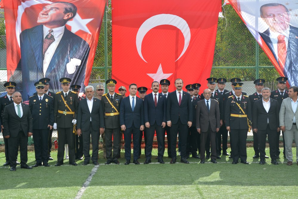 Cumhuriyetimizin kuruluşunun 102.yıldönümünü ilçemizde yapılan törenlerle kutladık.